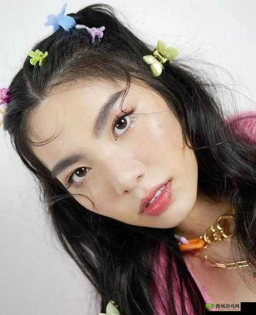 X 姓女 rapper 的首次亮相因受到举报惨遭封禁了：背后真相令人咋舌